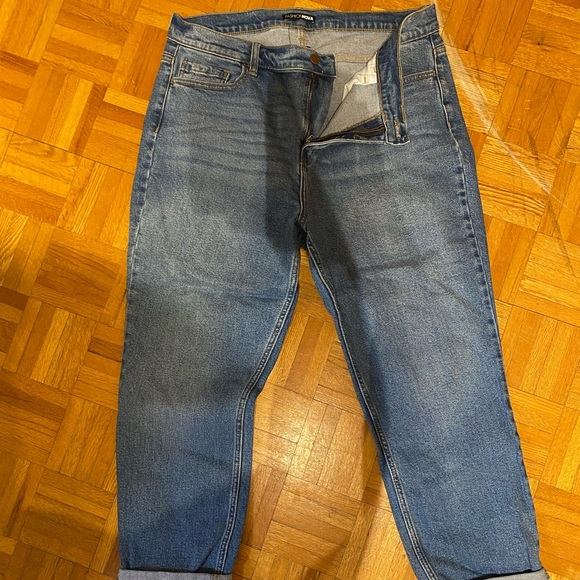 High Waisted Jeans - Picture 3 of 6